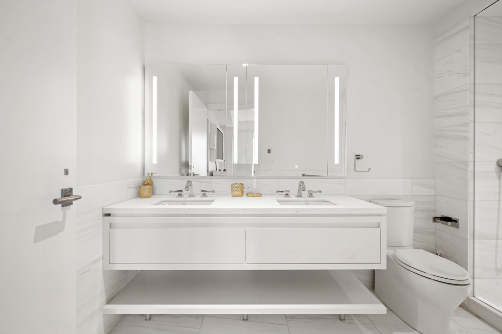 150 Seaport Blvd # 17c Property Photo 6