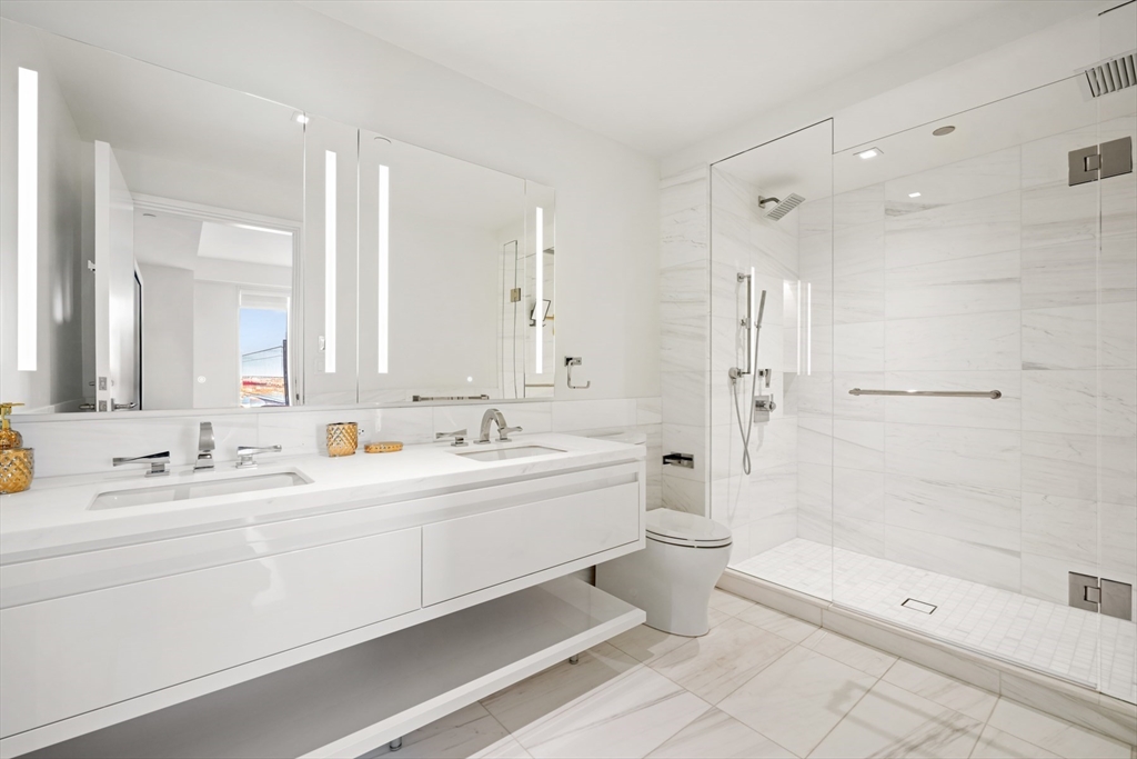 150 Seaport Blvd # 17c Property Photo 8