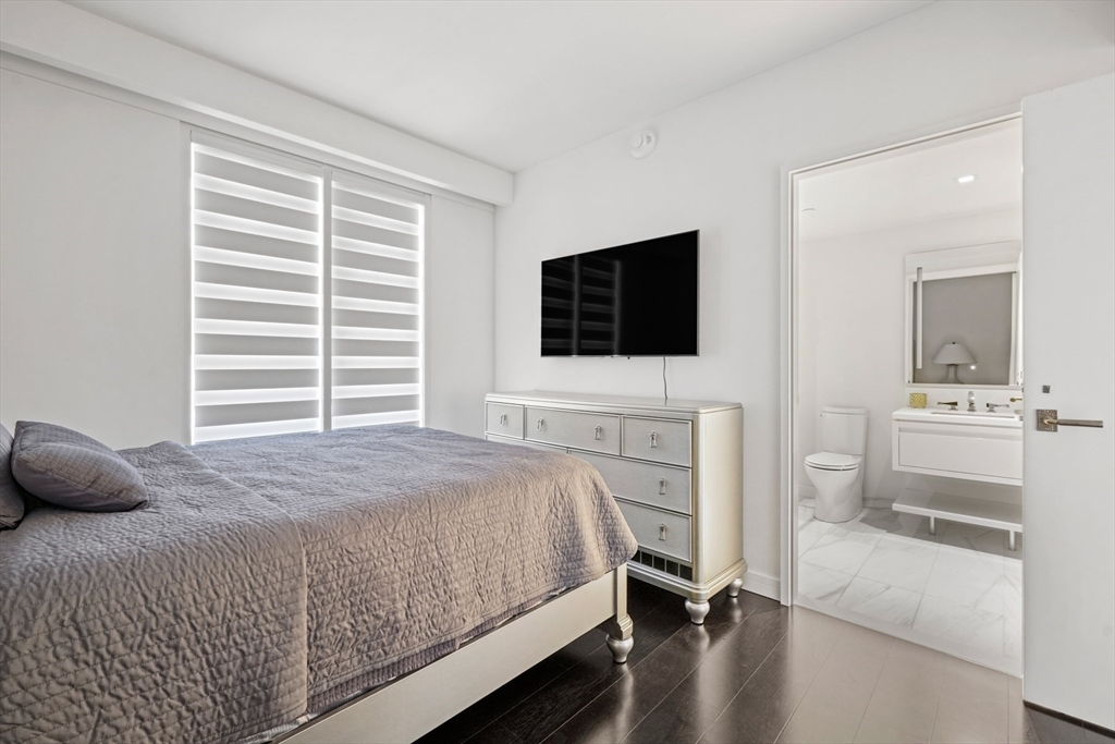 150 Seaport Blvd # 17c Property Photo 9
