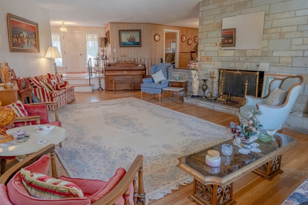 212 Chestnut Street Property Photo 12