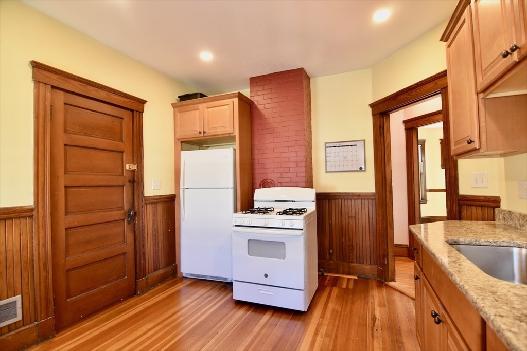 710 Metropolitan Ave # 3 Property Photo 8