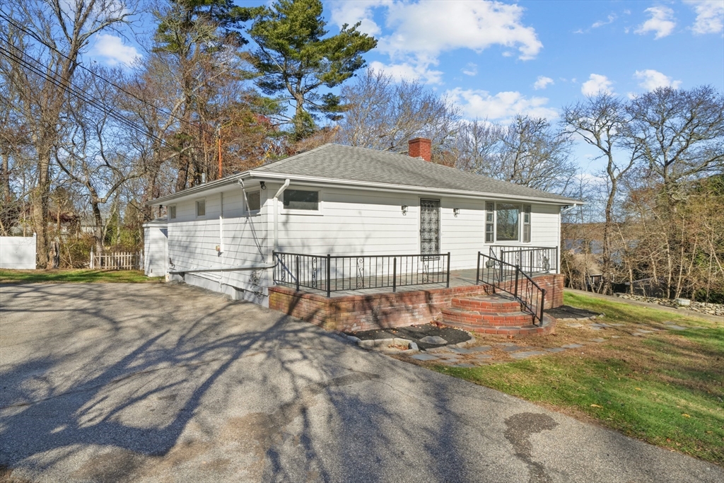 24 David Rd Property Photo 2