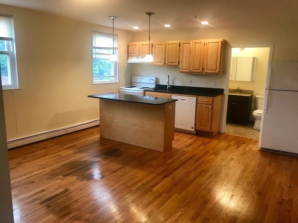 728 Moody Street Property Photo 4