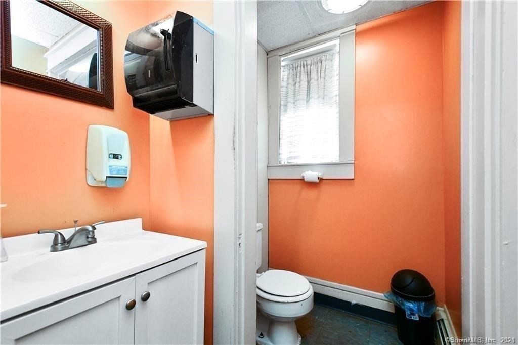364 School St Property Photo 6