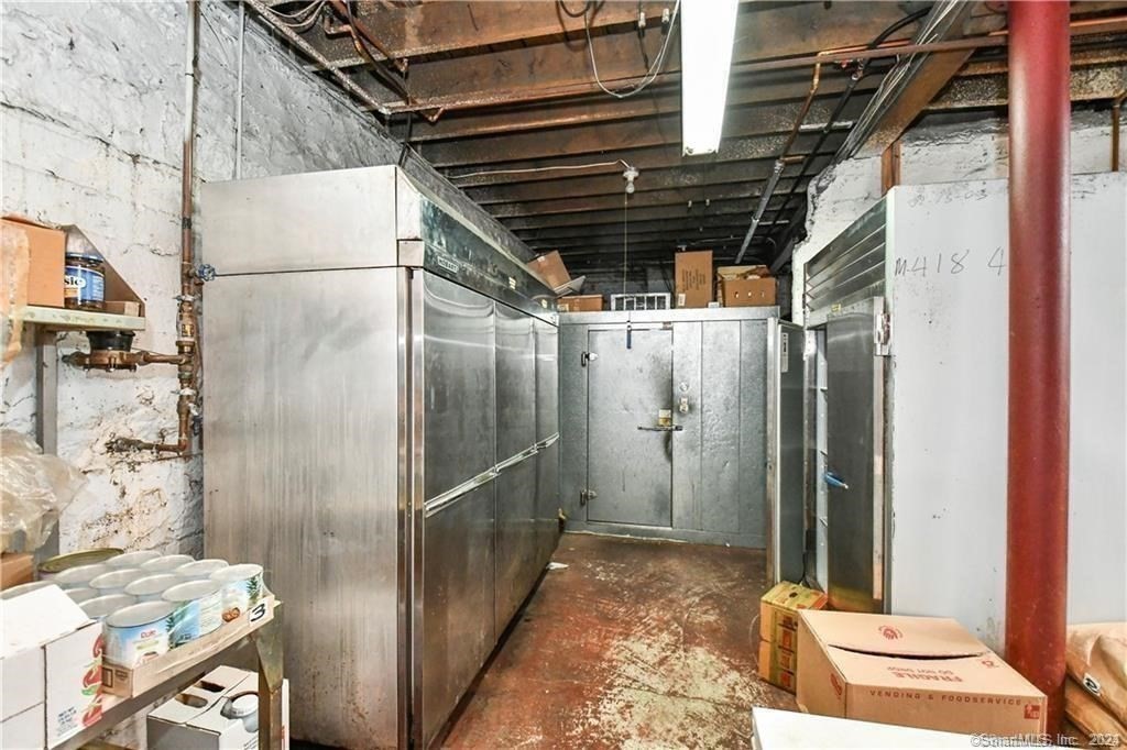 364 School St Property Photo 14
