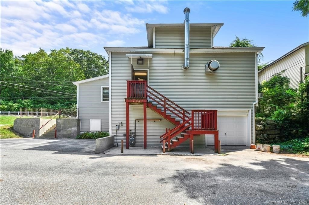 364 School St Property Photo 19