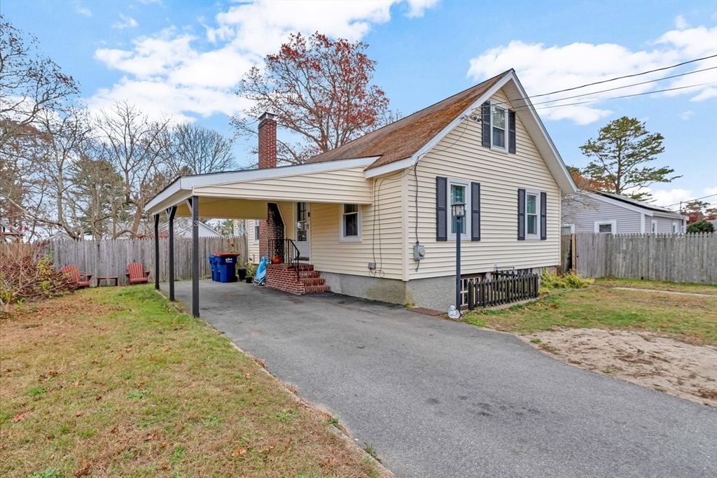 3 Nokomis Rd Property Photo 1