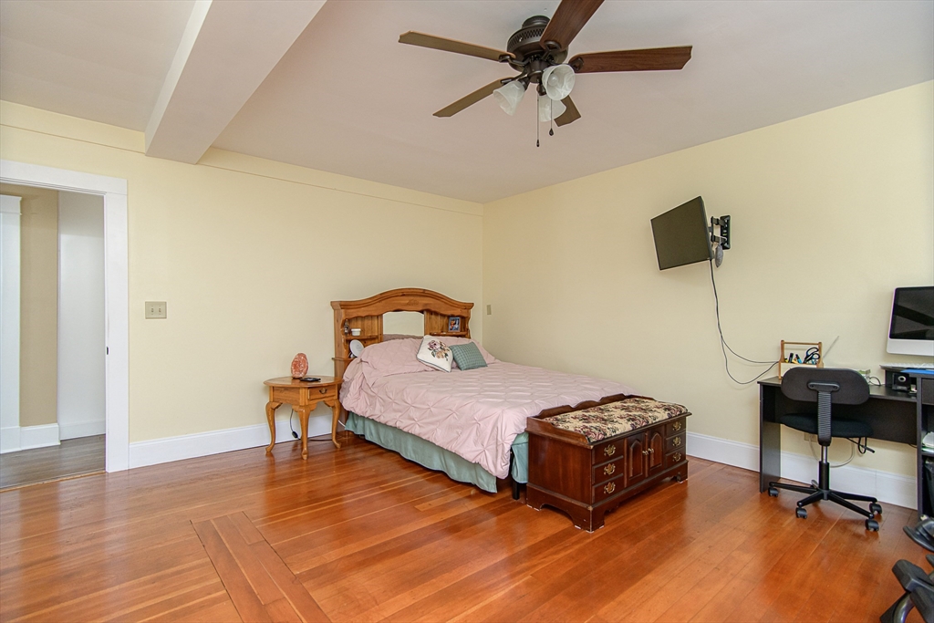 191 Providence St Property Photo 20