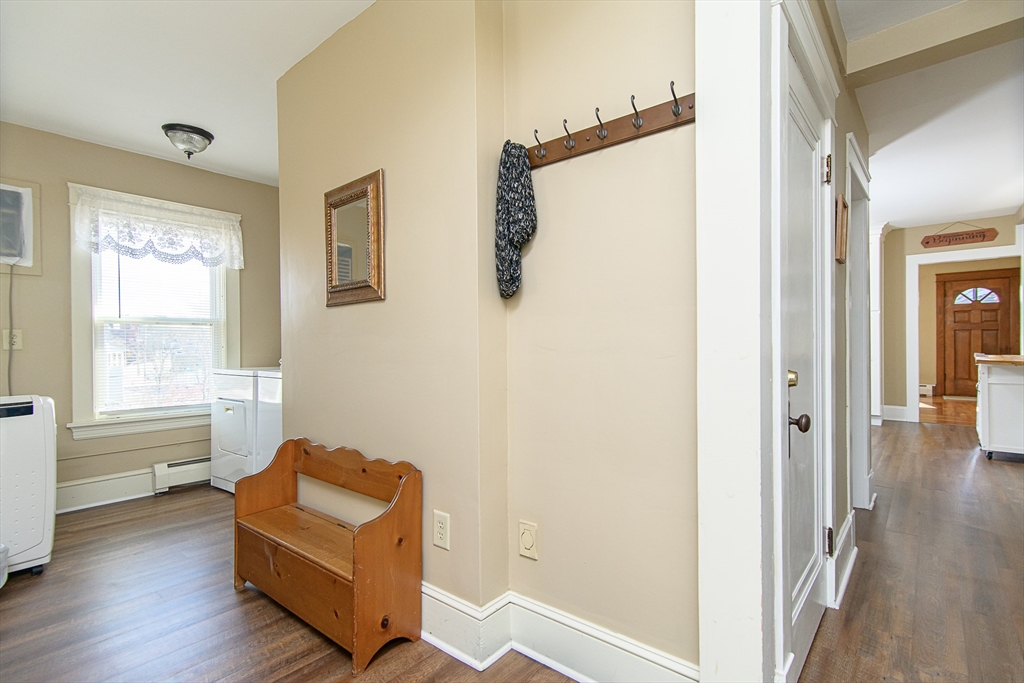 191 Providence St Property Photo 28
