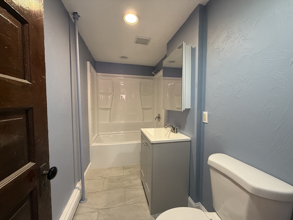 18 Olney St # 1 Property Photo 8