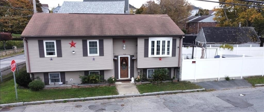 100 N Rocliffe St Property Photo 1