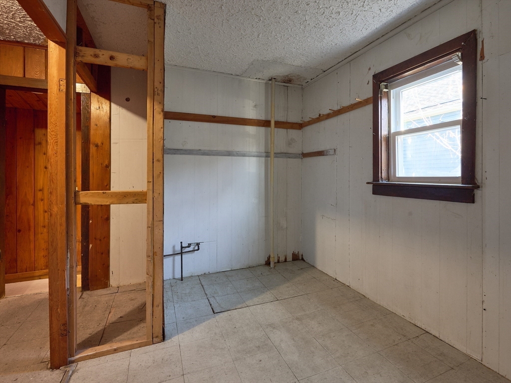 25 Stoneham Rd Property Photo 4