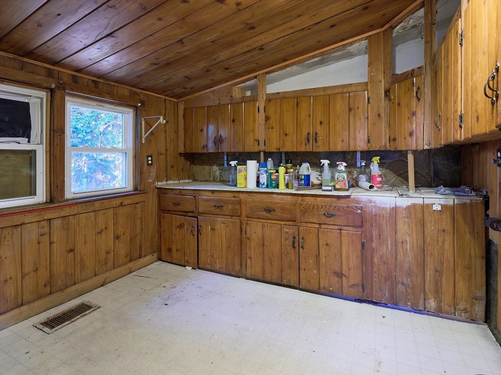 25 Stoneham Rd Property Photo 5