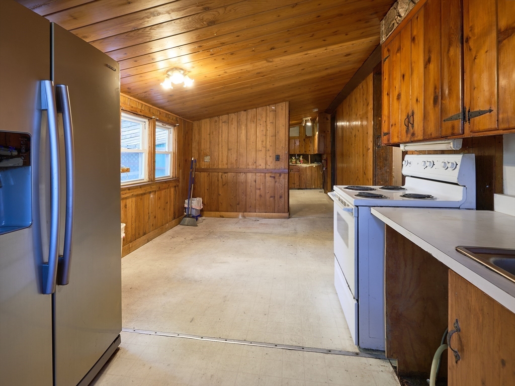 25 Stoneham Rd Property Photo 7