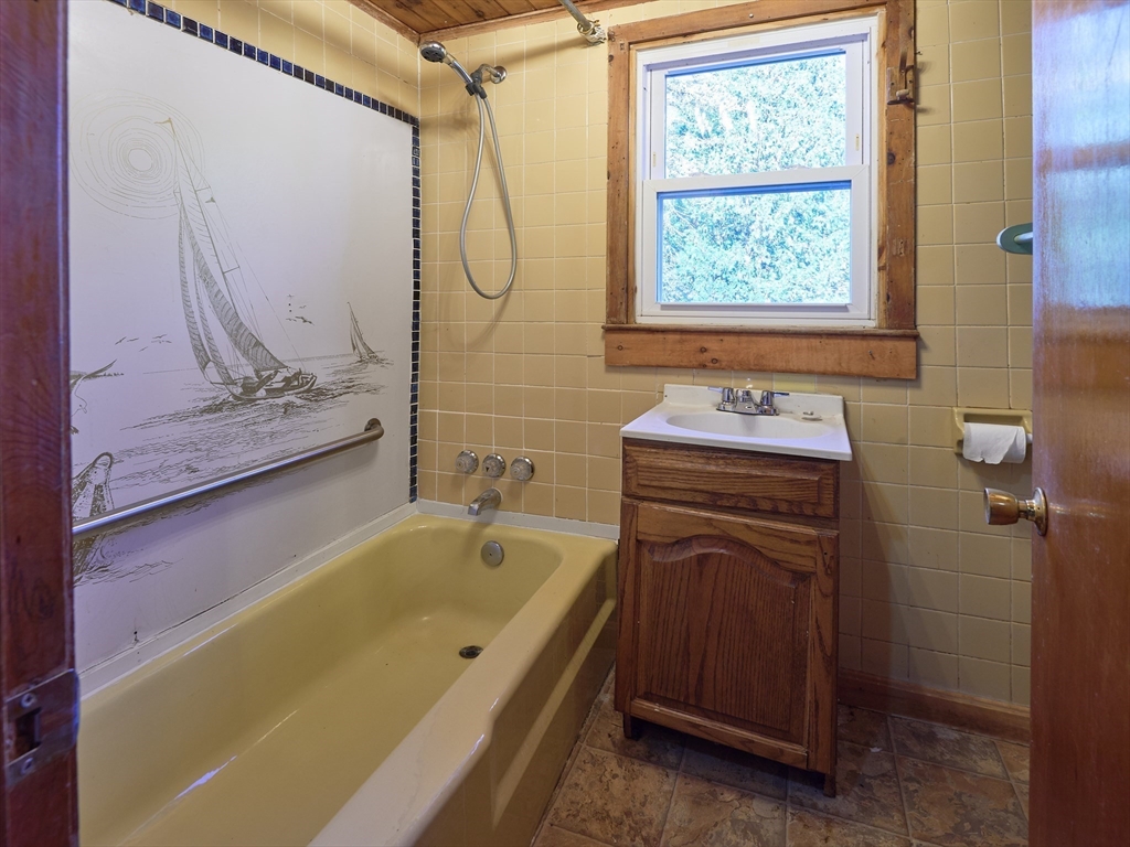 25 Stoneham Rd Property Photo 13
