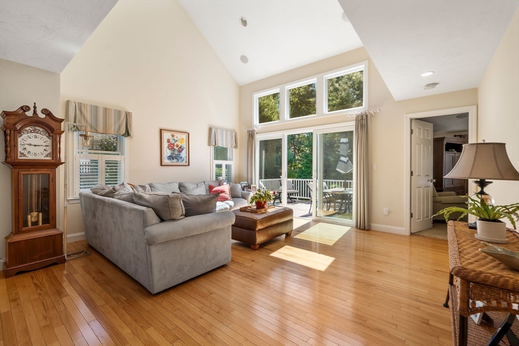 8 Hutchens Mews # 8 Property Photo 6