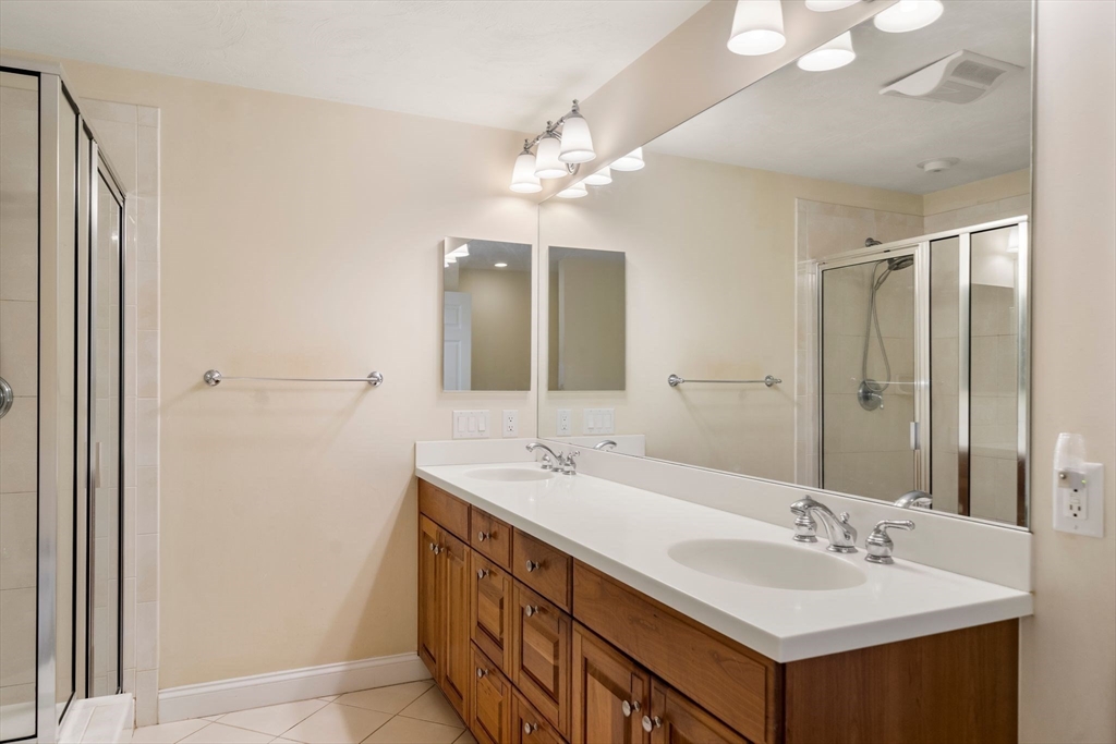 8 Hutchens Mews # 8 Property Photo 11