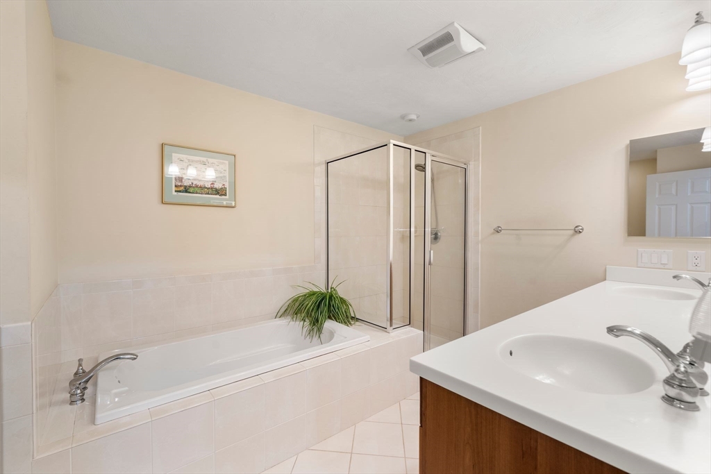 8 Hutchens Mews # 8 Property Photo 12