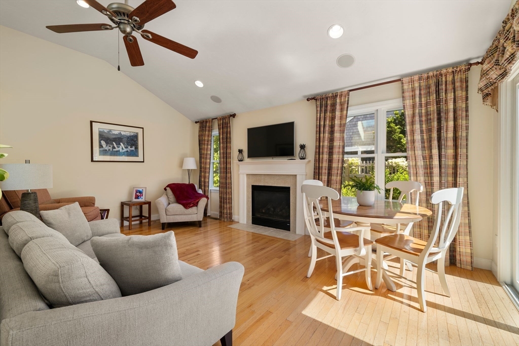 8 Hutchens Mews # 8 Property Photo 15