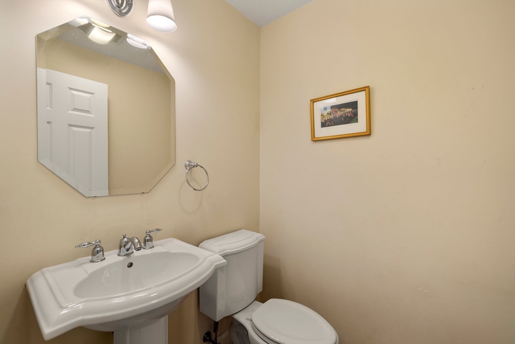 8 Hutchens Mews # 8 Property Photo 22