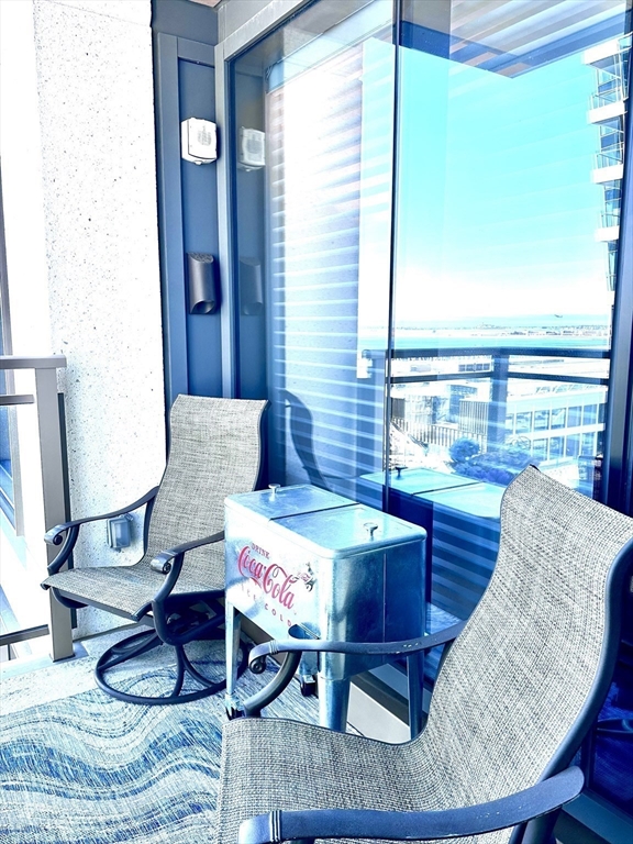 133 Seaport Blvd # 1118 Property Photo 1