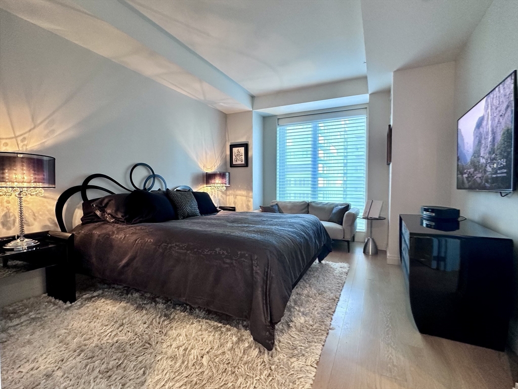 133 Seaport Blvd # 1118 Property Photo 8