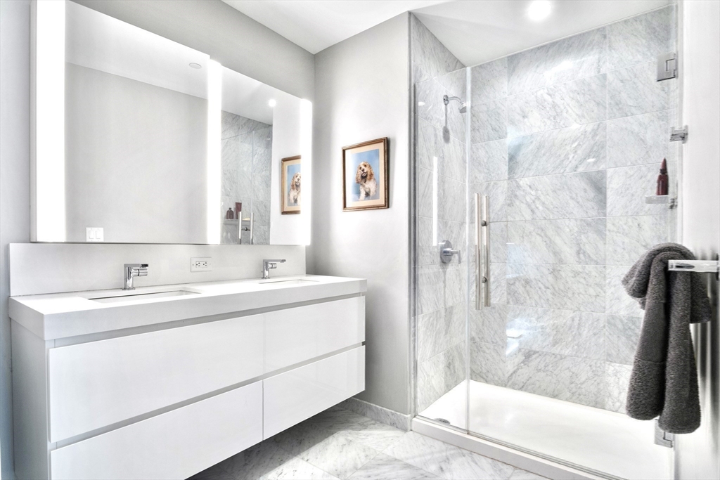 133 Seaport Blvd # 1118 Property Photo 10