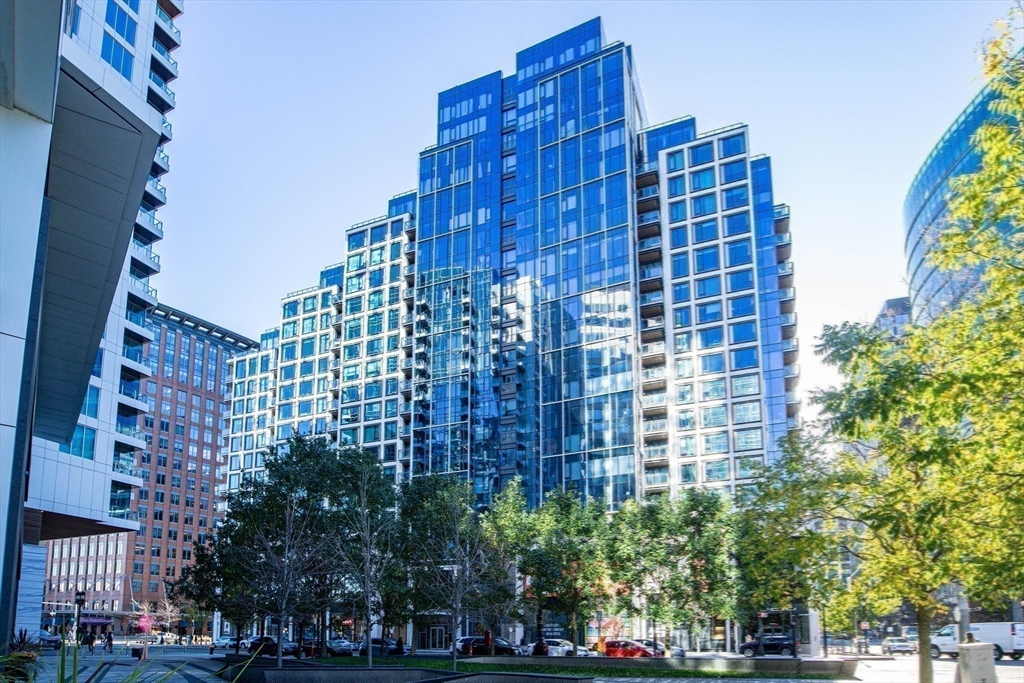 133 Seaport Blvd # 1118 Property Photo 14