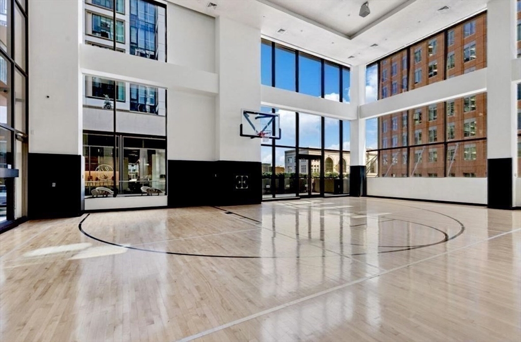 133 Seaport Blvd # 1118 Property Photo 22