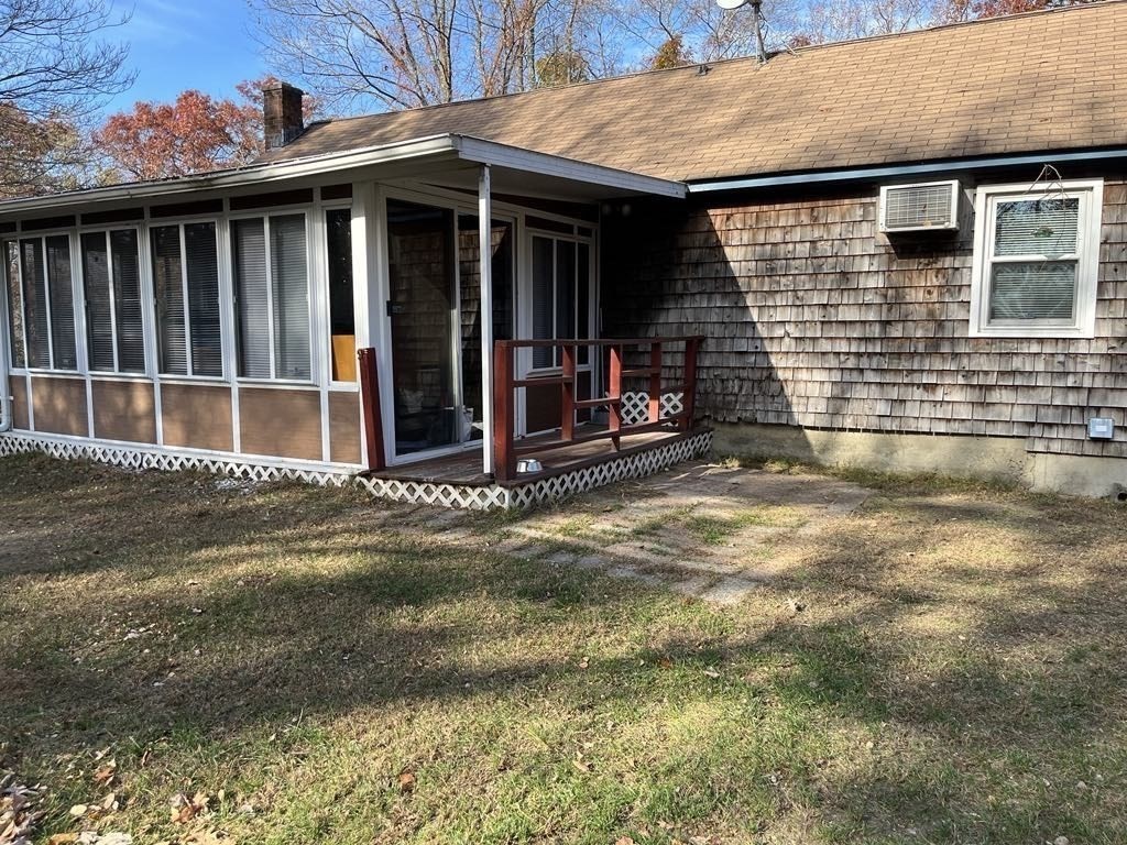 291 Laurel St Property Photo 15