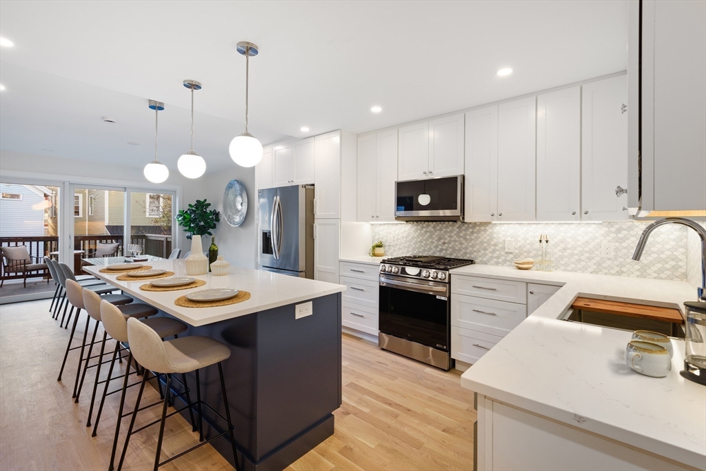 71 Mozart St # 3 Property Photo 1