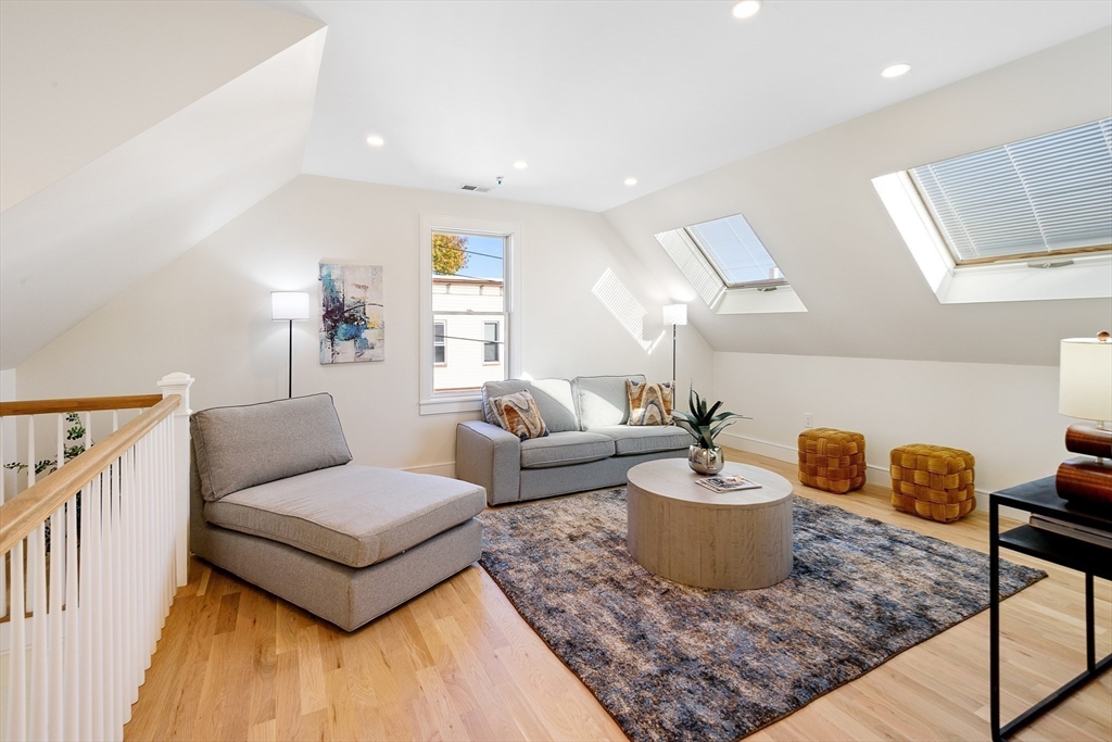 71 Mozart St # 3 Property Photo 6