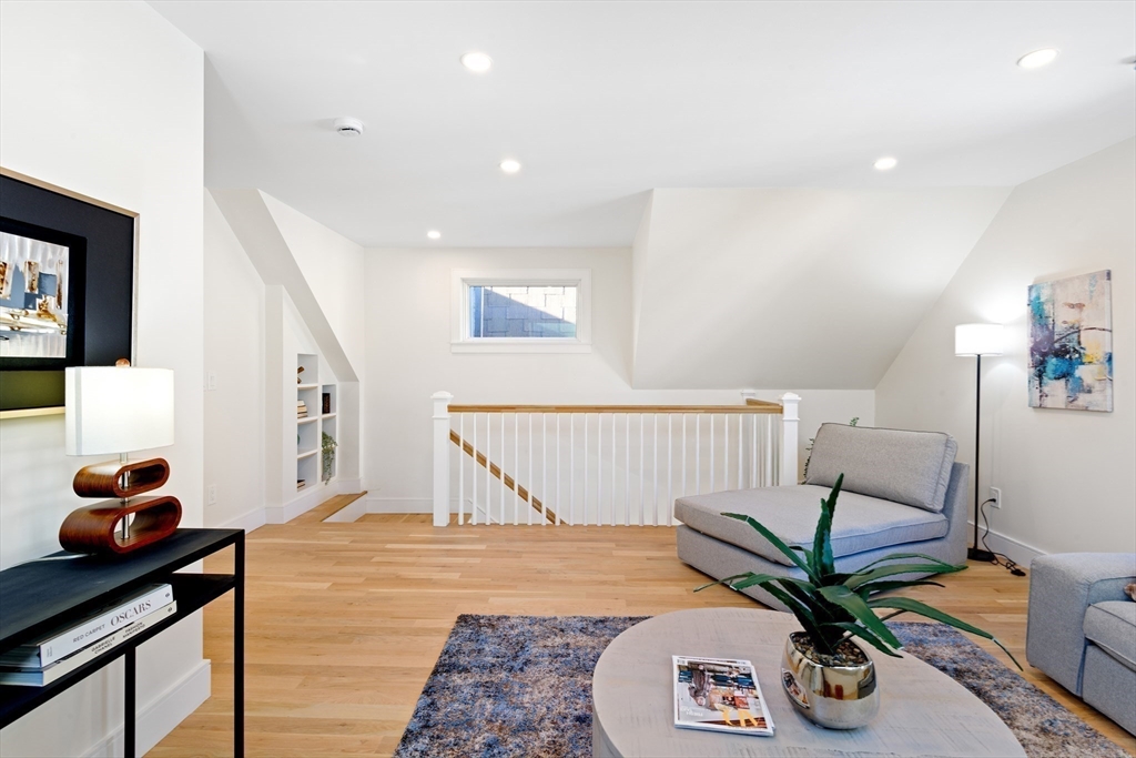 71 Mozart St # 3 Property Photo 8