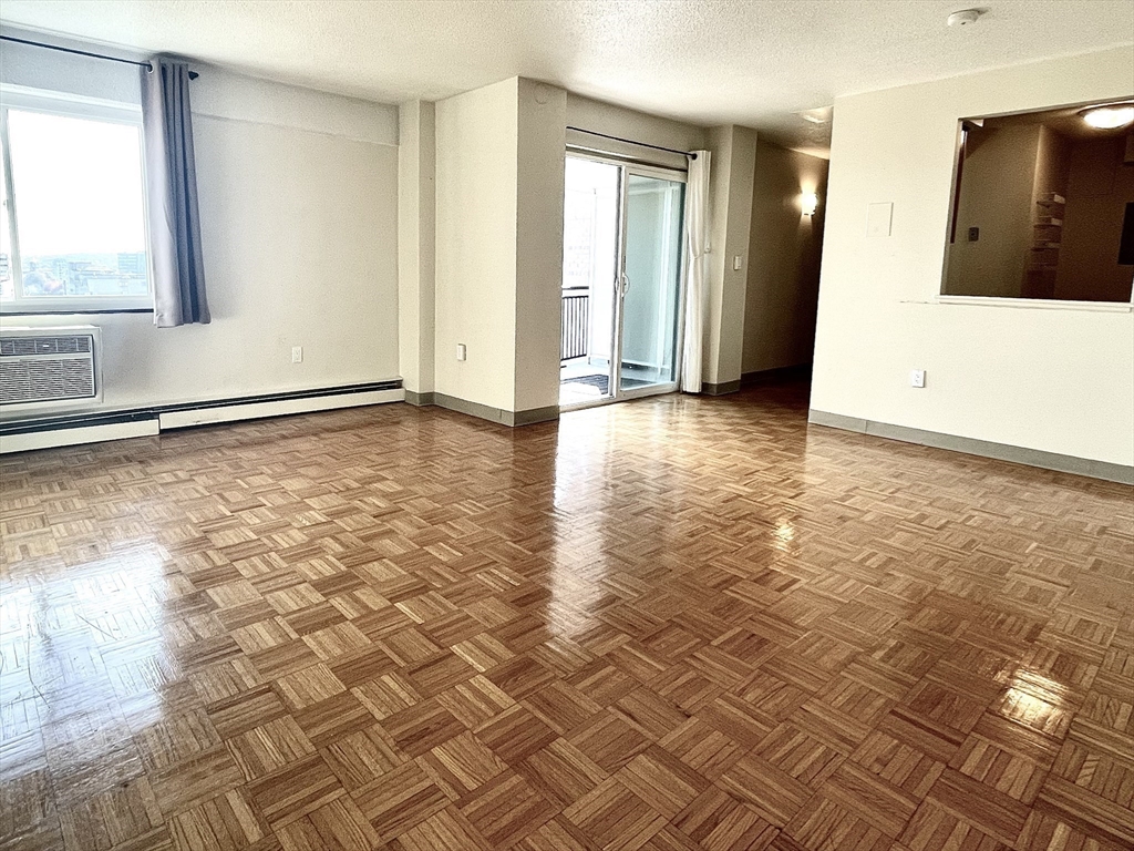 1025 Hancock Street # 14m Property Photo 3