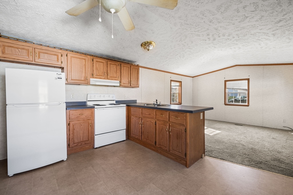 751 Washington St # 38 Property Photo 4
