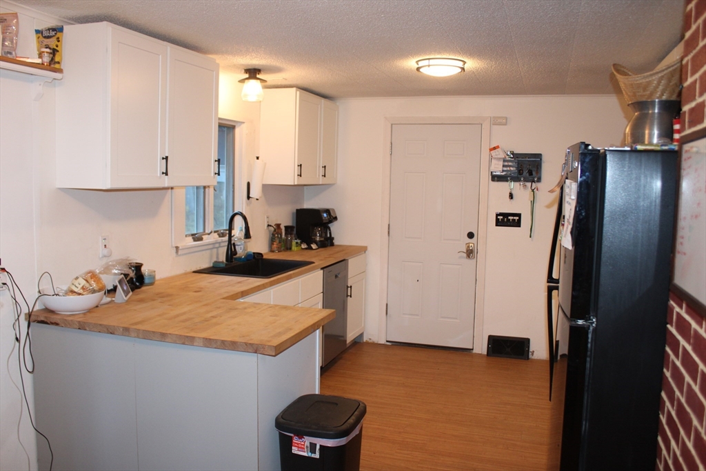 224 Wendell Rd Property Photo 6