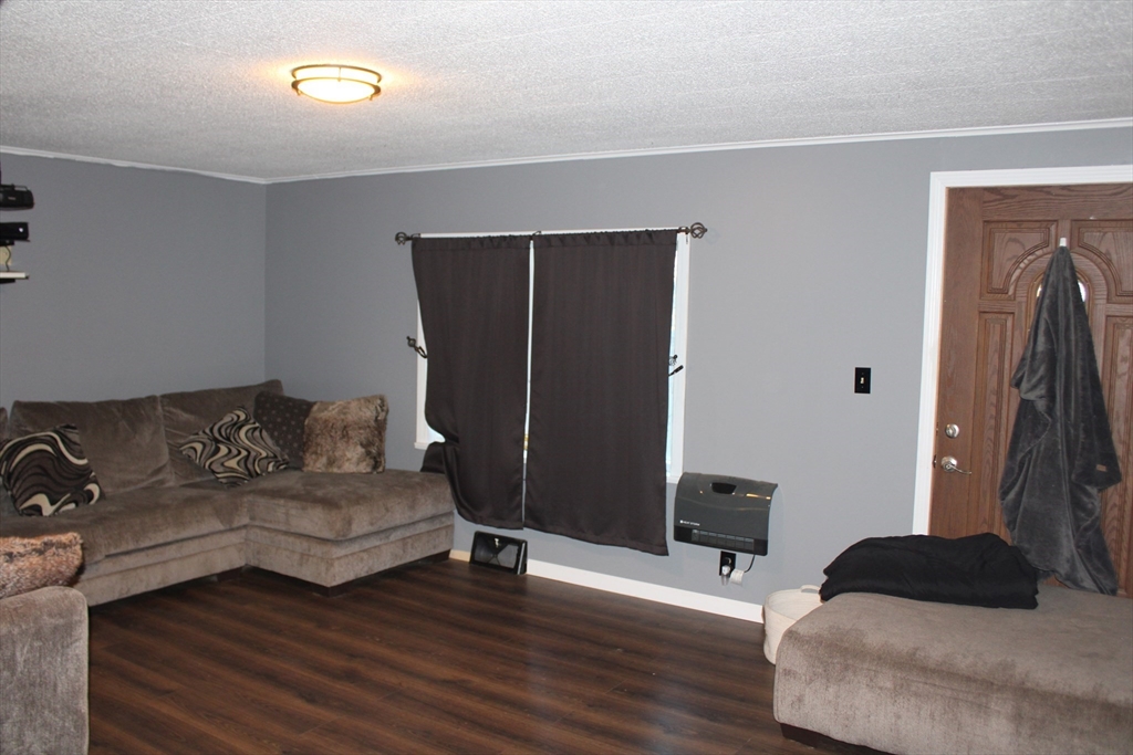 224 Wendell Rd Property Photo 8
