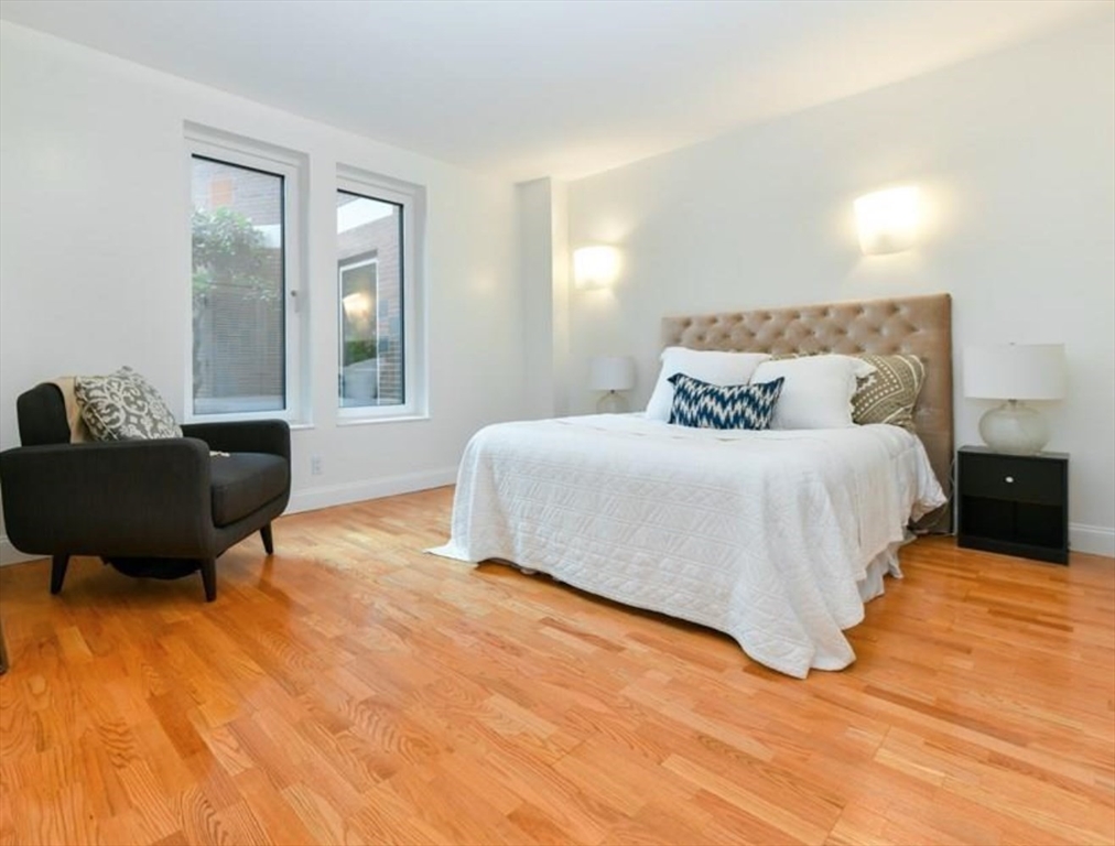 492 Beacon St # 11 Property Photo 6