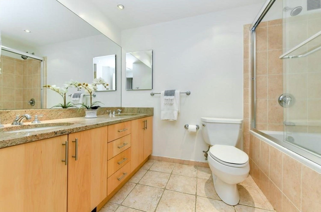 492 Beacon St # 11 Property Photo 7