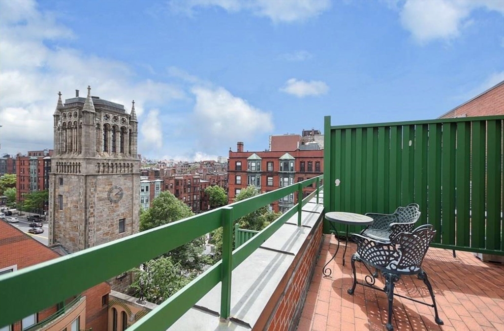 492 Beacon St # 11 Property Photo 8