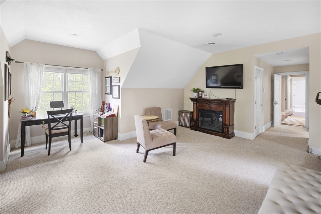 63 Ring Rd Property Photo 6