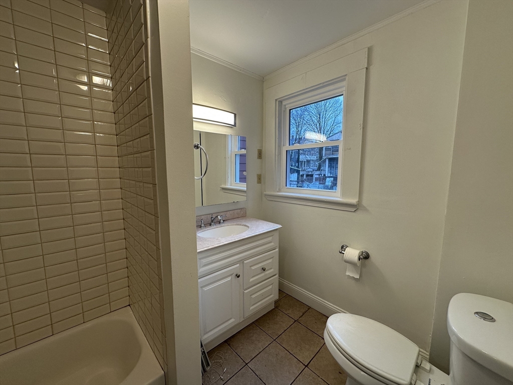 10 King # 1 Property Photo 11
