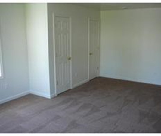 41 North Ashland St # D Property Photo 4