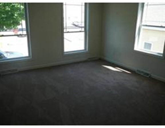41 North Ashland St # D Property Photo 6