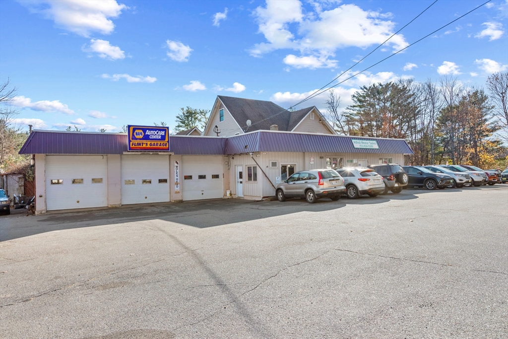 990 S Main St Property Photo 10