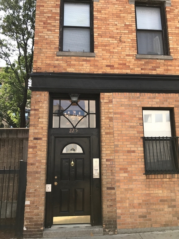 225 East Berkeley Street # A Property Photo 1
