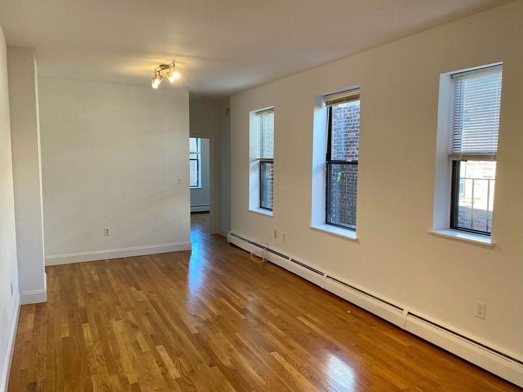 225 East Berkeley Street # A Property Photo 3