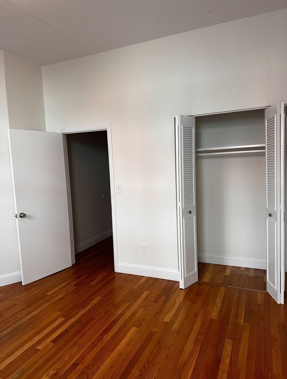 225 East Berkeley Street # A Property Photo 7