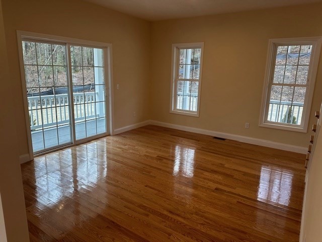 295 Crownshield Ave Property Photo 10