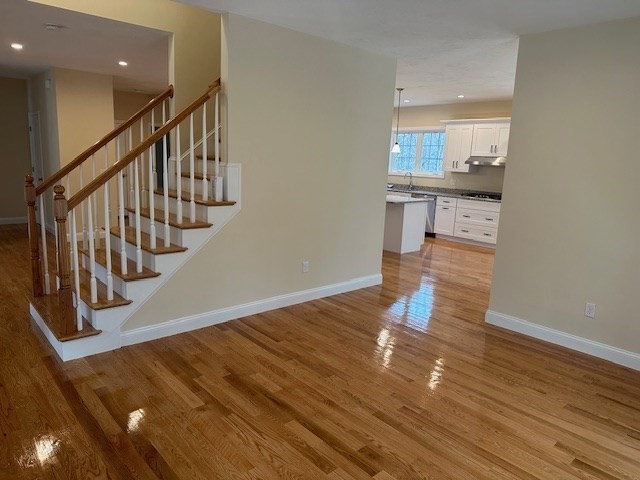 295 Crownshield Ave Property Photo 11